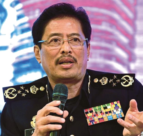 ‘Ada periksa latar belakang Azam sebelum dilantik?’