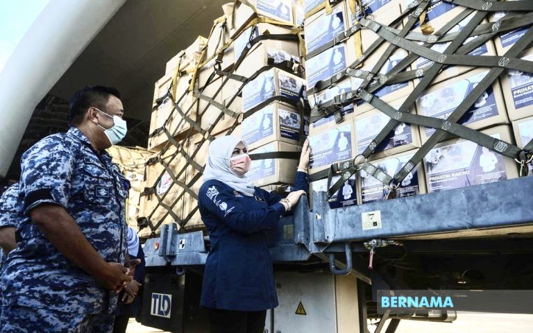 2,500 bakul makanan diterbangkan ke Labuan hari ini – Rina Harun