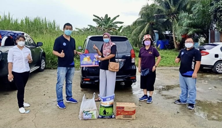 50 individu terima sumbangan YMM