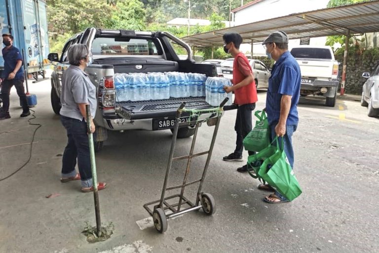 Pensyarah FPP UMS gerakan bantuan mangsa terjejas banjir kilat