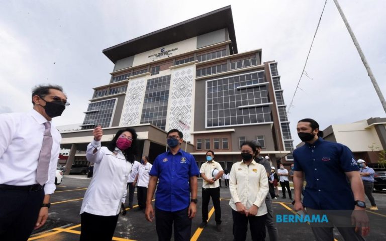 Kebenaran berpolitik: Guru diingat jangan langgar syarat, abai tugas hakiki