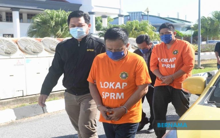 SPRM: 25 syarikat disiasat kemuka penyata akaun bank palsu untuk kontrak lebih RM60 juta