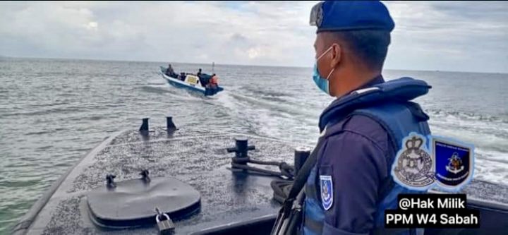Bot dinaiki 11 warga asing diarah patah balik ke negara jiran