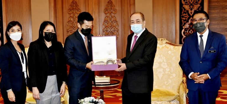 Hajiji terima kunjungan hormat Duta Besar Thailand & Pengurusan SK Nexilis Korea Selatan