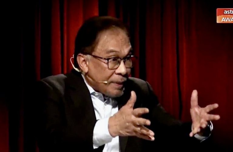 Najib gelar Anwar sebagai ‘jaguh forensik’