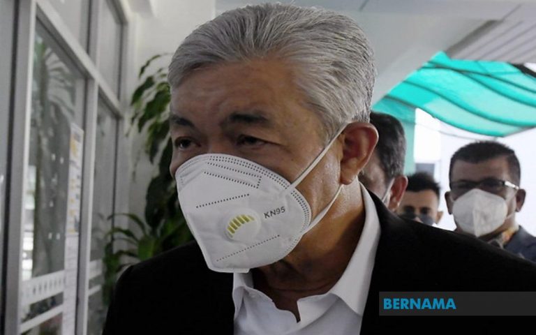 Wang dalam akaun saya cukup bayar kad kredit, tak perlu guna dana yayasan – Ahmad Zahid