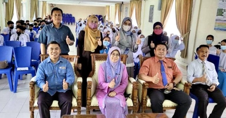 FPT UMS – MySAF kongsi Pengajian Sains Perhutanankepada pelajar SMK Tebobon