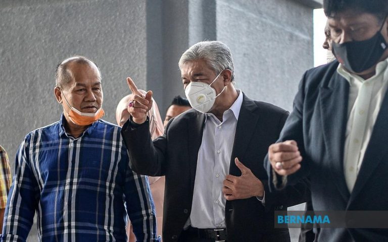 Ahmad Zahid nafi pecah amanah dana YAB, pindah RM17 juta kerana pegawai cuai