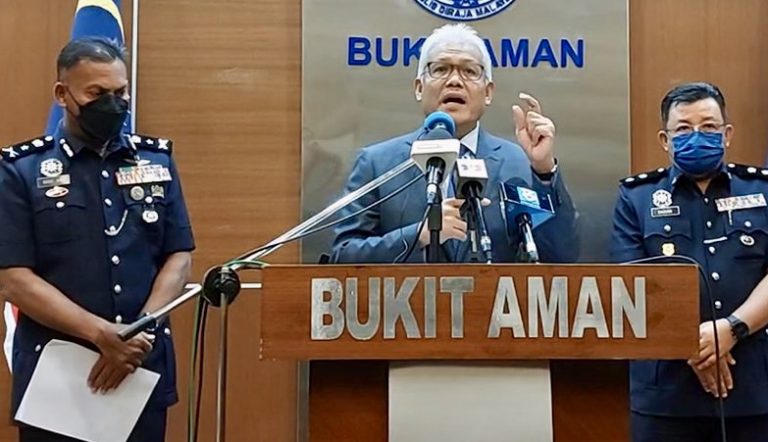 Presiden parti politik ditahan tipu jualan dokumen