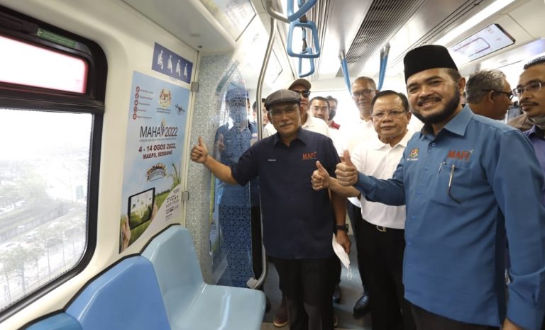 Ronald sempurnakan Flag Off promosi MAHA 2022 di MRT Sungai Buloh