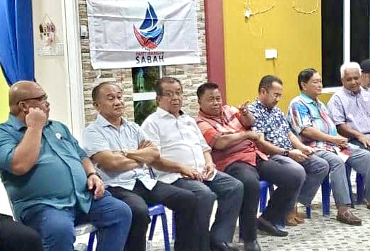 Awang Buntar Awang Salleh bersama 300 ahli keluar KDM semula Warisan