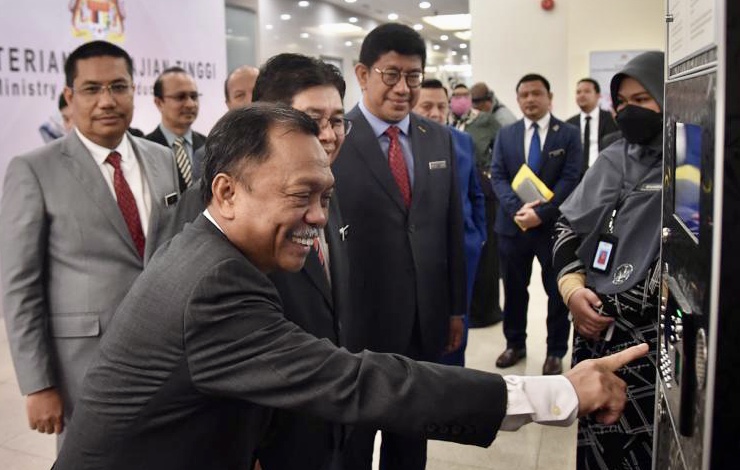 Mohammad Yusof memulakan tugas sebagai Timbalan Menteri Pendidikan Tinggi hari ini