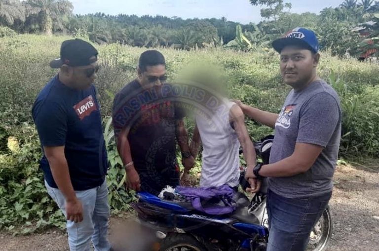 Miliki Senjata Tajam Warga Asing Di Tahan Polis