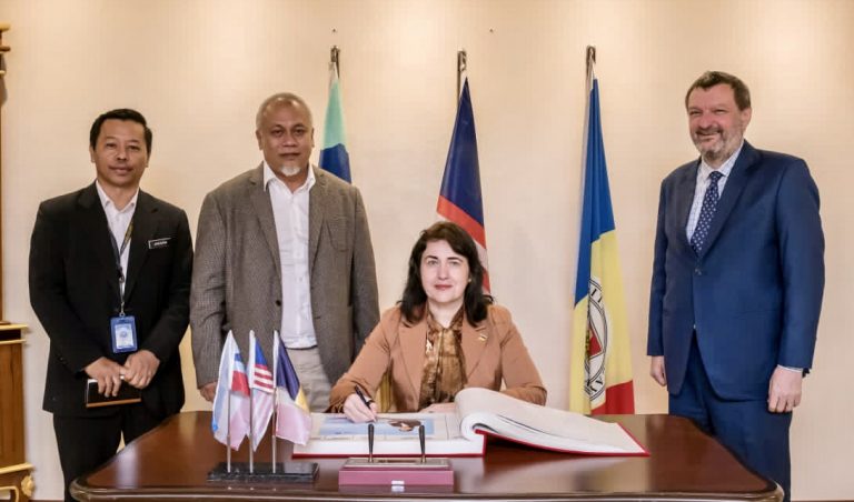 Duta Besar Romania Teroka Hubungan Dua Hala UMS Dan Universiti Di Romania
