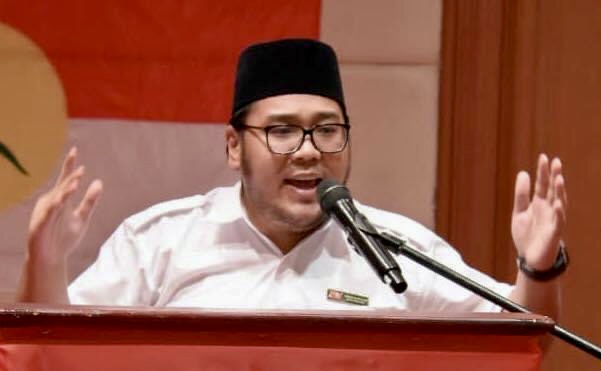Ratusan Ribu Pelajar Di Luar Bandar Terjejas Akibat Penamatan Khidmat Jalur Lebar Secara Percuma – Naim Moktar