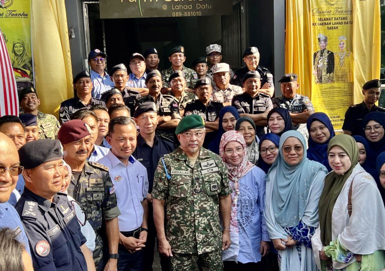Kembara Kenali Borneo: Yang di-Pertuan Agong berangkat ke Ibu Pejabat ESSCOM