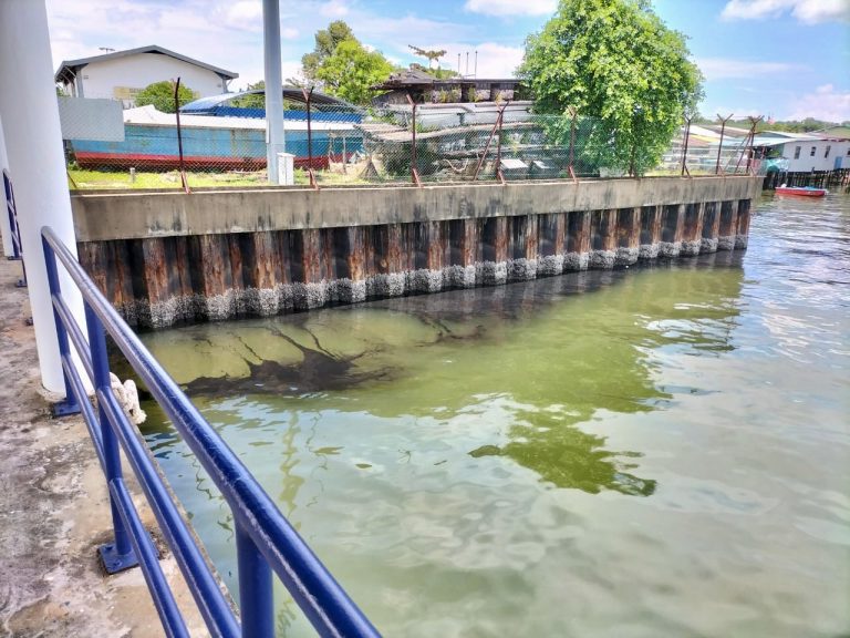 Tumpahan minyak di Patau-Patau perairan  Labuan terkawal