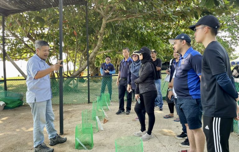 Sabah Port Sdn Bhd sertai Program Gotong-Royong Komuniti bersihkan pantai di Pulau Libaran