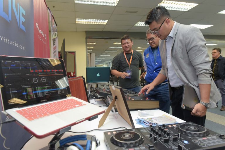 UMS rai inovasi digital melalui sambutan Bulan Digital 2023