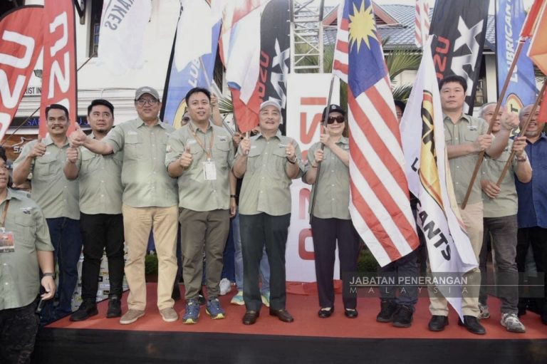 530 Kenderaan, 1,500 peserta sertai Cabaran Antarabangsa Borneo Safari