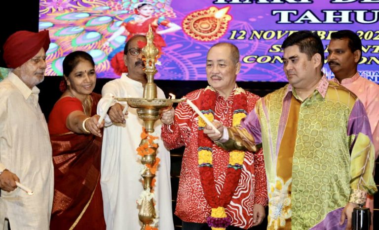 Hajiji sertai masyarakat India sambut Deepavali di SICC