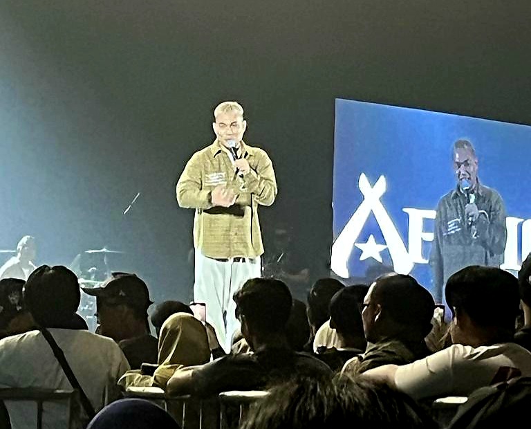 Konsert pertama Kumpulan Armada di Sabah berlangsung di SICC mendapat sambutan menggalakkan daripada peminat