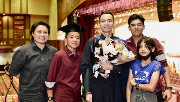 Phil Ryan cekal habiskan pengajian walau kehilangan Ibu bapa semasa pengajian