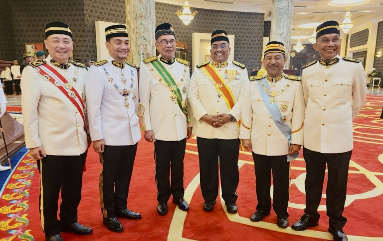 Hajiji hadiri istiadat mengangkat sumpah Yang Di-Pertuan Agong ke-17