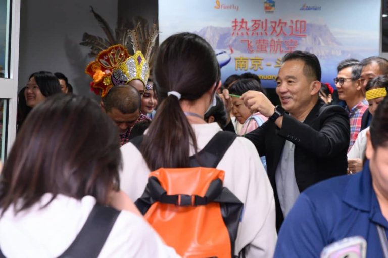 Lapangan Terbang Tawau terima penerbangan carter pertama dari Nanjing China