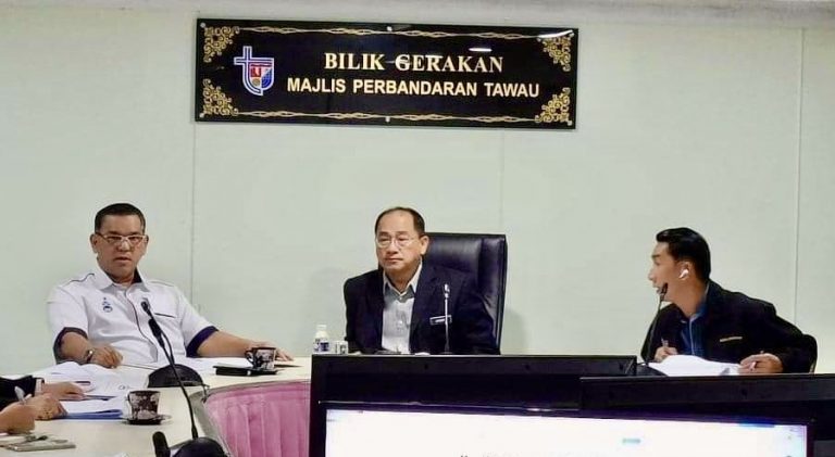 Nizam pengerusikan mesyuarat SMJ di Tawau