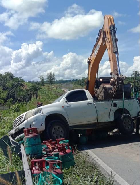Nahas jalan raya babit empat kenderaan sebabkan kesesakan lalu lintas yang teruk di Batu 36 Jalan Telupid