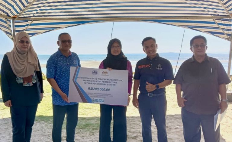 Dr Zaliha serah peruntukan RM520,000 untuk keperluan  komuniti Labuan