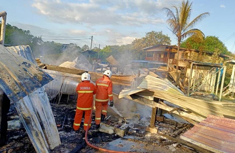 Klinik Kesihatan Kampung Tangkarason Beluran musnah dalam kebakaran