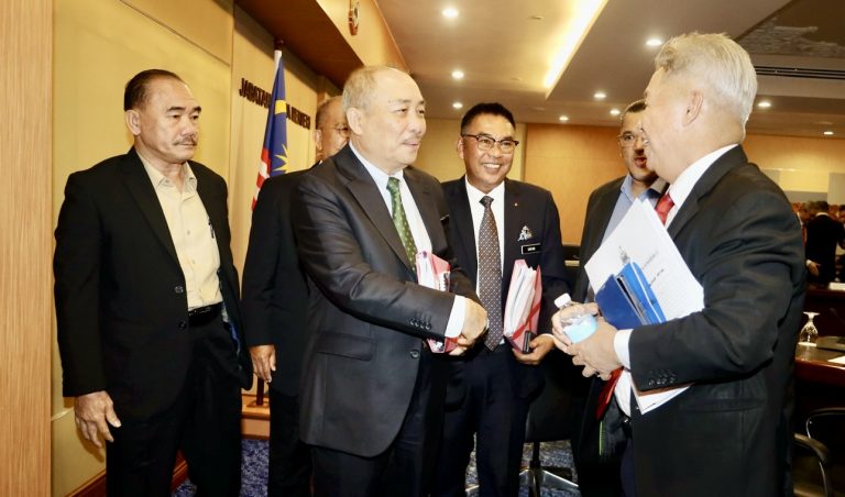 Kabinet lulus dasar industri biojisim kelapa sawit