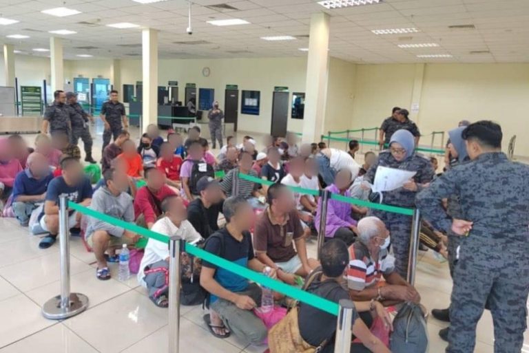 Jabatan Imigresen Sabah hantar pulang 292 PATI warga Indonesia ke negara asal