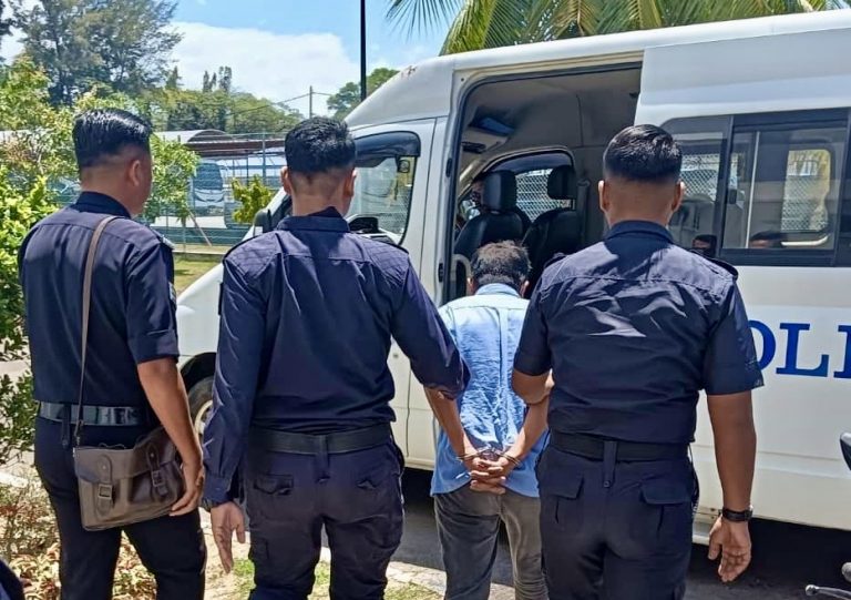 Lelaki didakwa di Mahkamah Majistret Labuan atas tujuh pertuduhan rogol anak saudara