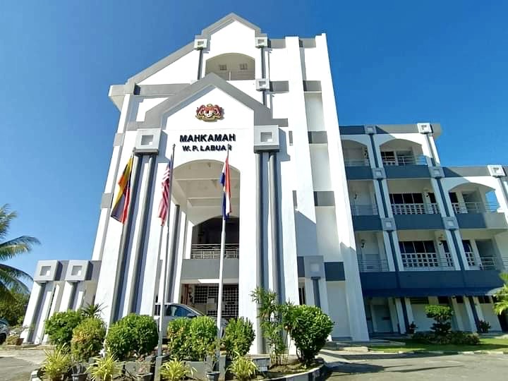 Tiga anggota polis didkawa atas tuduhan  minta dan terima rasuah