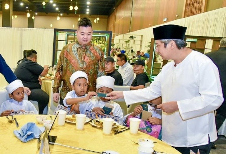 Gagasan Rakyat Likas santuni pelajar tahfiz pada majlis berbuka puasa