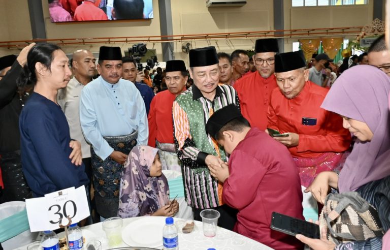 Hajiji bersama 10,000 orang hadir di Majlis Rumah Terbuka Hari Raya di Tawau