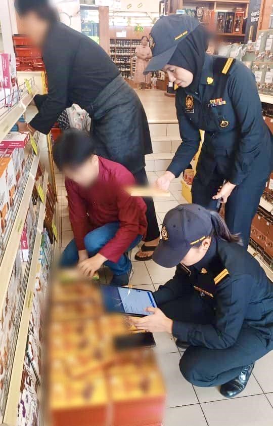 KPDN Labuan rampas coklat berlabel “No Palm Oil’ bernilai lebih RM23,000