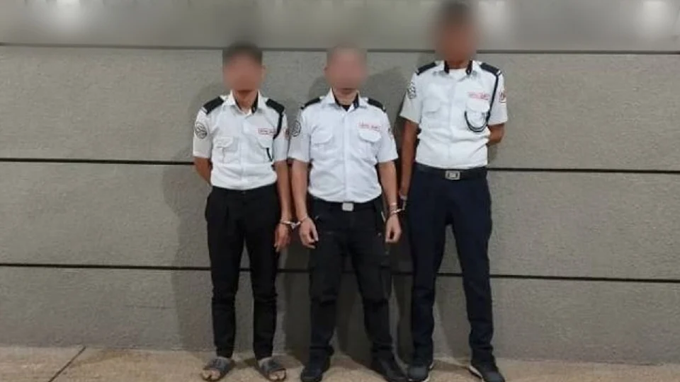 Tiga pengawal keselamatan warga Filipina bayar RM250 untuk MyKad palsu