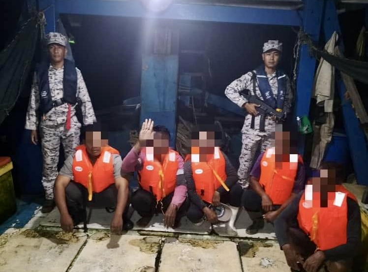 Dua bot ditahan, lakukan kesalahan akta perikanan dan kawalan bekalan