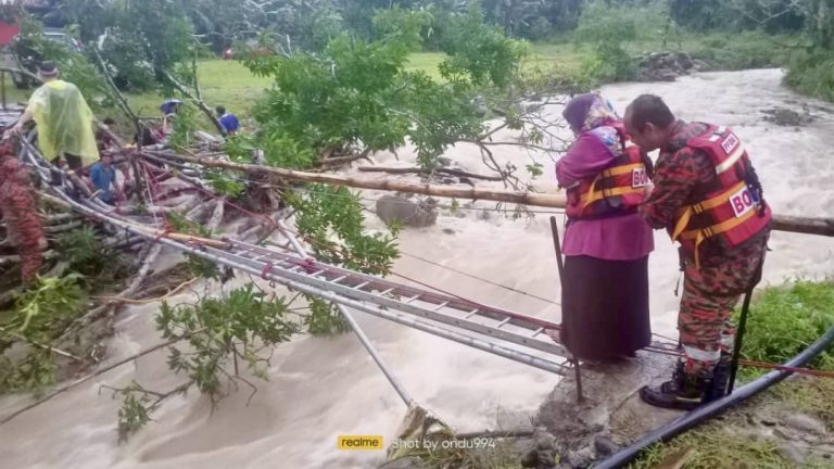 Sertai pertandingan memancing, 45 orang terperangkap akibat kepala air