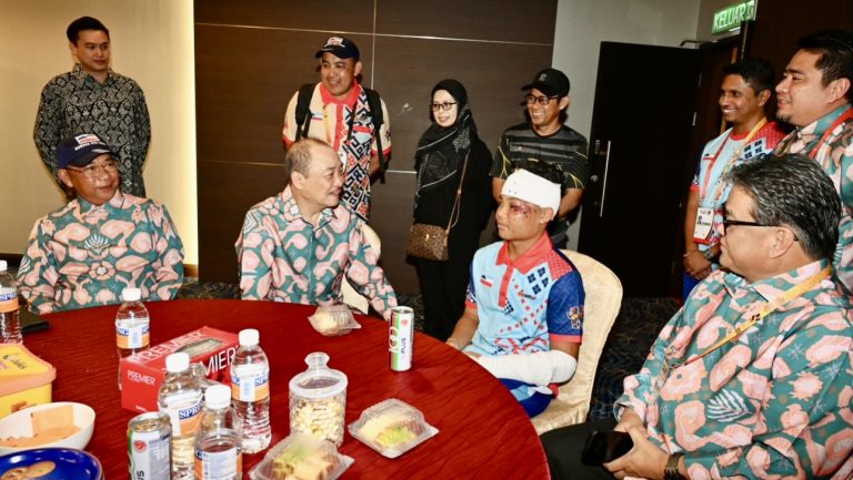 Ketua Menteri lawat atlit basikal Sabah Akmal Thaqif