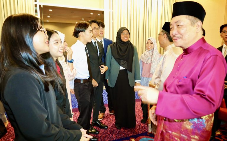 Komitmen Petronas bantu pelajar Sabah selaras Hala Tuju Sabah Maju Jaya – Hajiji