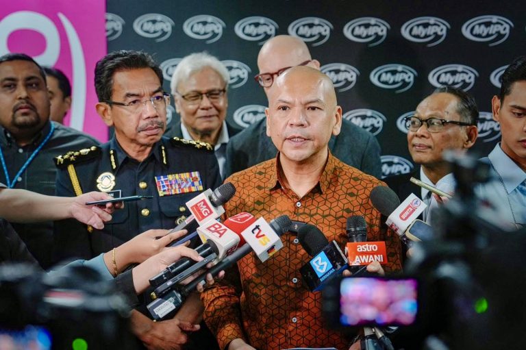Lebih 3,600 Laman Sesawang Sebar Cetak Rompak Disekat – Armizan