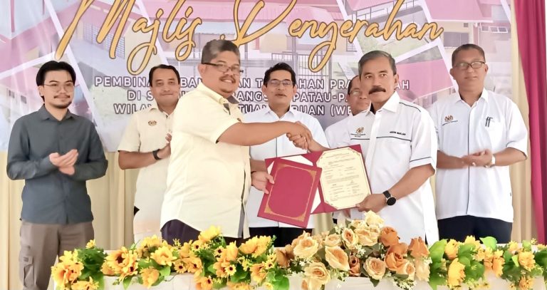 JKR Labuan serah projek pembinaan Bangunan Tambahan Pra Sekolah SK Patau-Patau