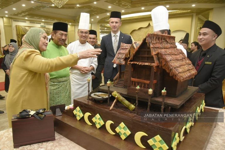 17 Kek dipersembahkan sempena Sambutan Aidilfitri 2025