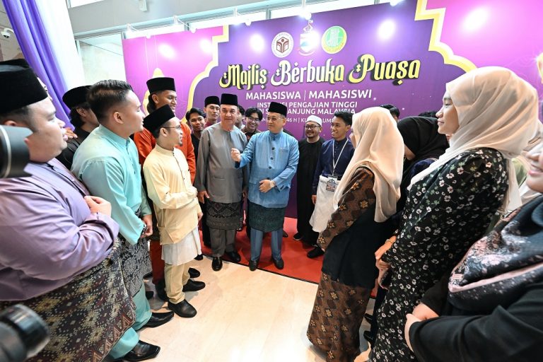 13,550 pelajar peroleh manfaat Biasiswa Kerajaan Negeri Sabah – Hajiji