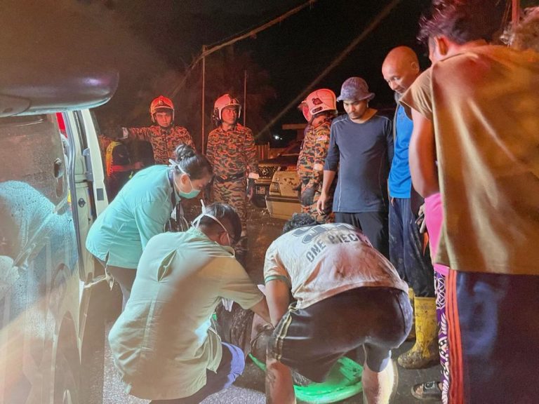 Wanita maut tertimbus tanah runtuh selepas bersahur